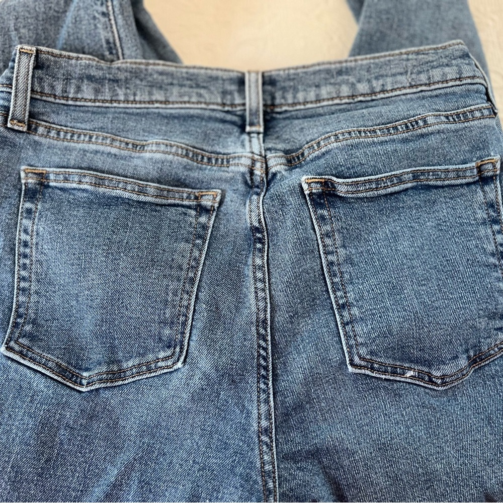 Universal Thread women’s button fly size 8 mid rise 80s slim jeans - Picture 4 of 15